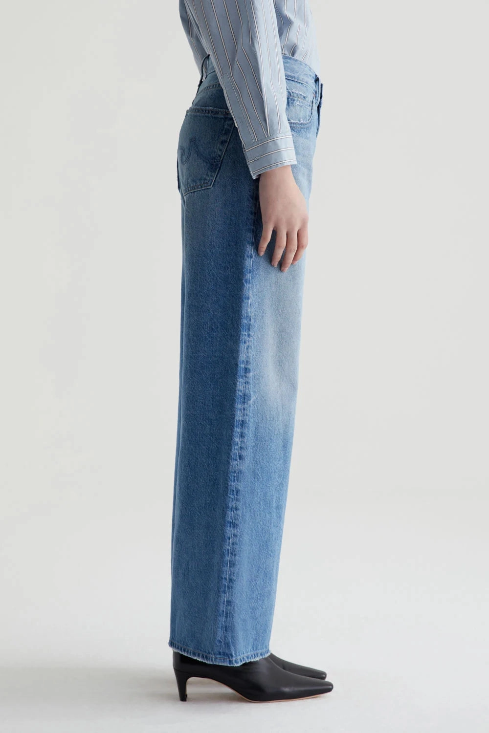 Adria Formal Classic Wear Loose Lockstitch Construction