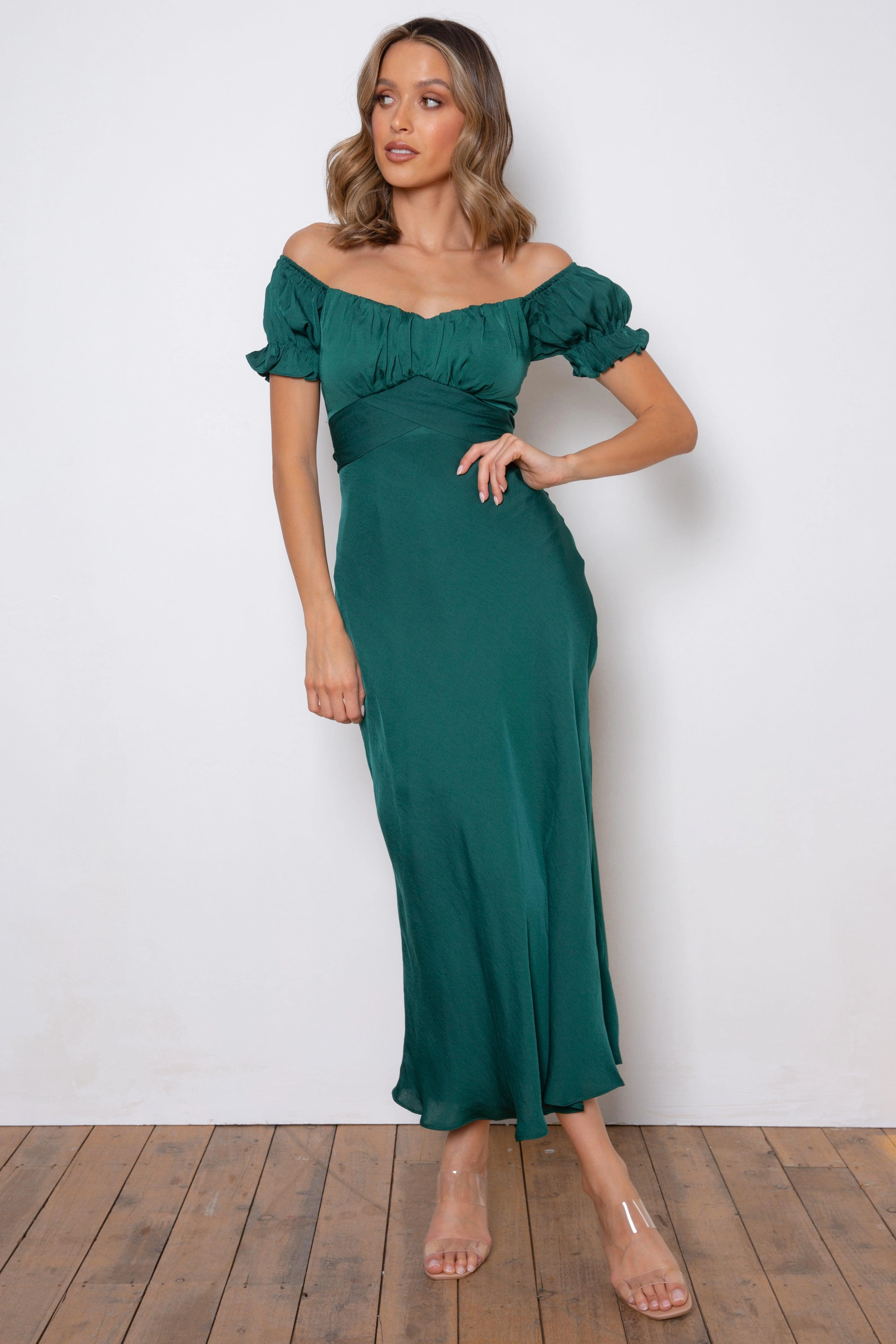 Samantha Dress - Forest Green Timeless elegance Lightweight Material