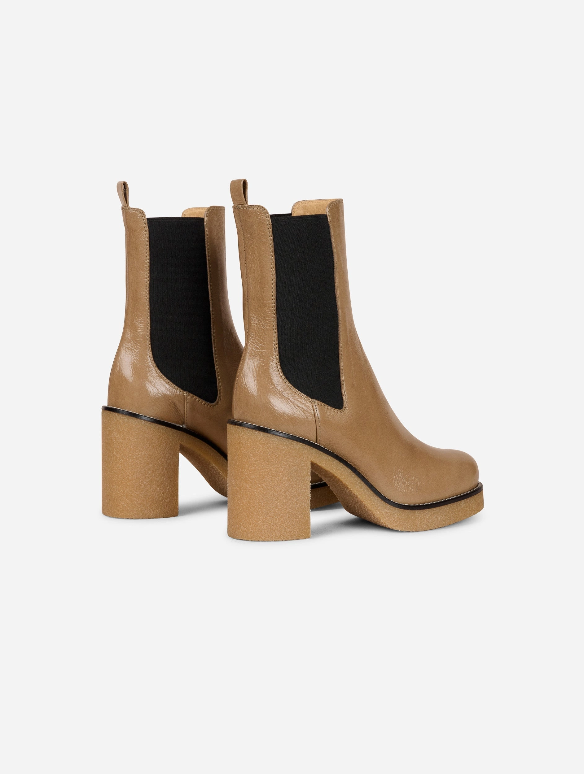 Beach Walk Boots ??lastiqu??s en cuir verni beige