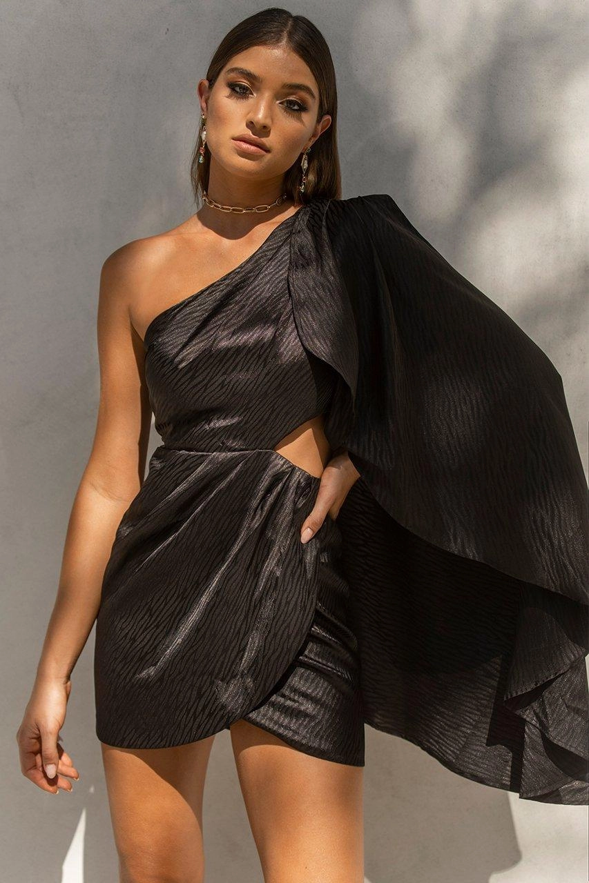 Hailey Dress - Black Flattering Cut Wear