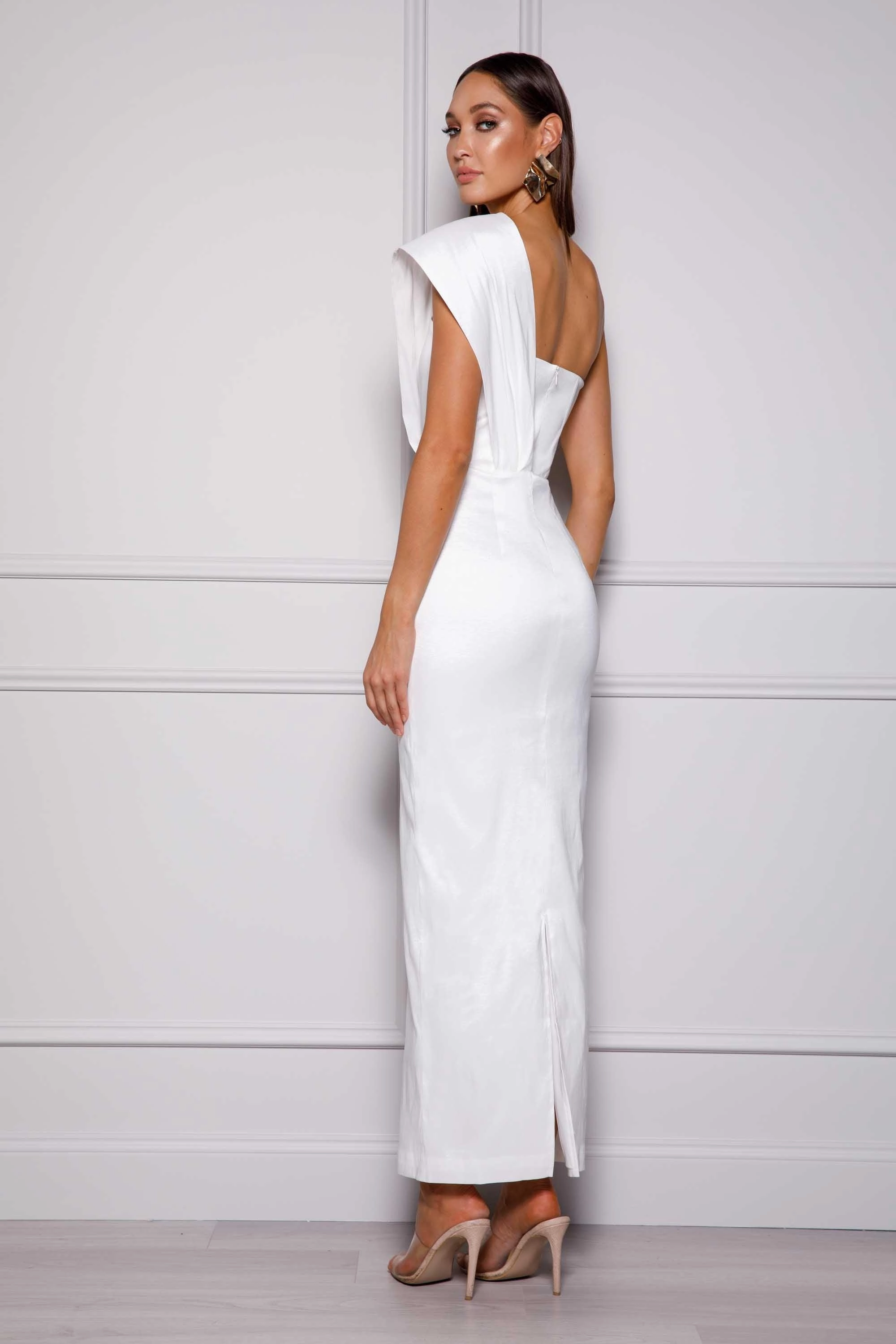 Contemporary Vibe Monochrome Mood Kaiya Maxi Dress - White