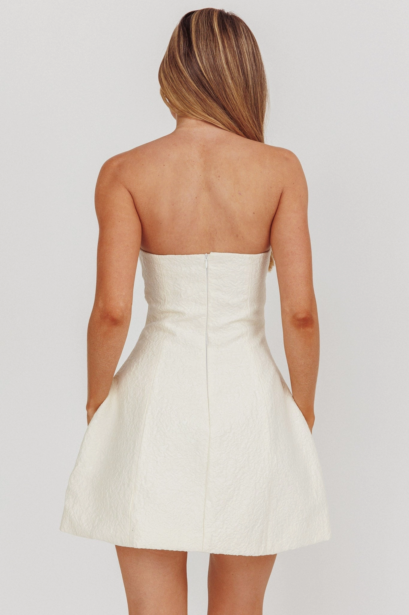 Square-Neck Chic Design Melody Mini Dress - Cream