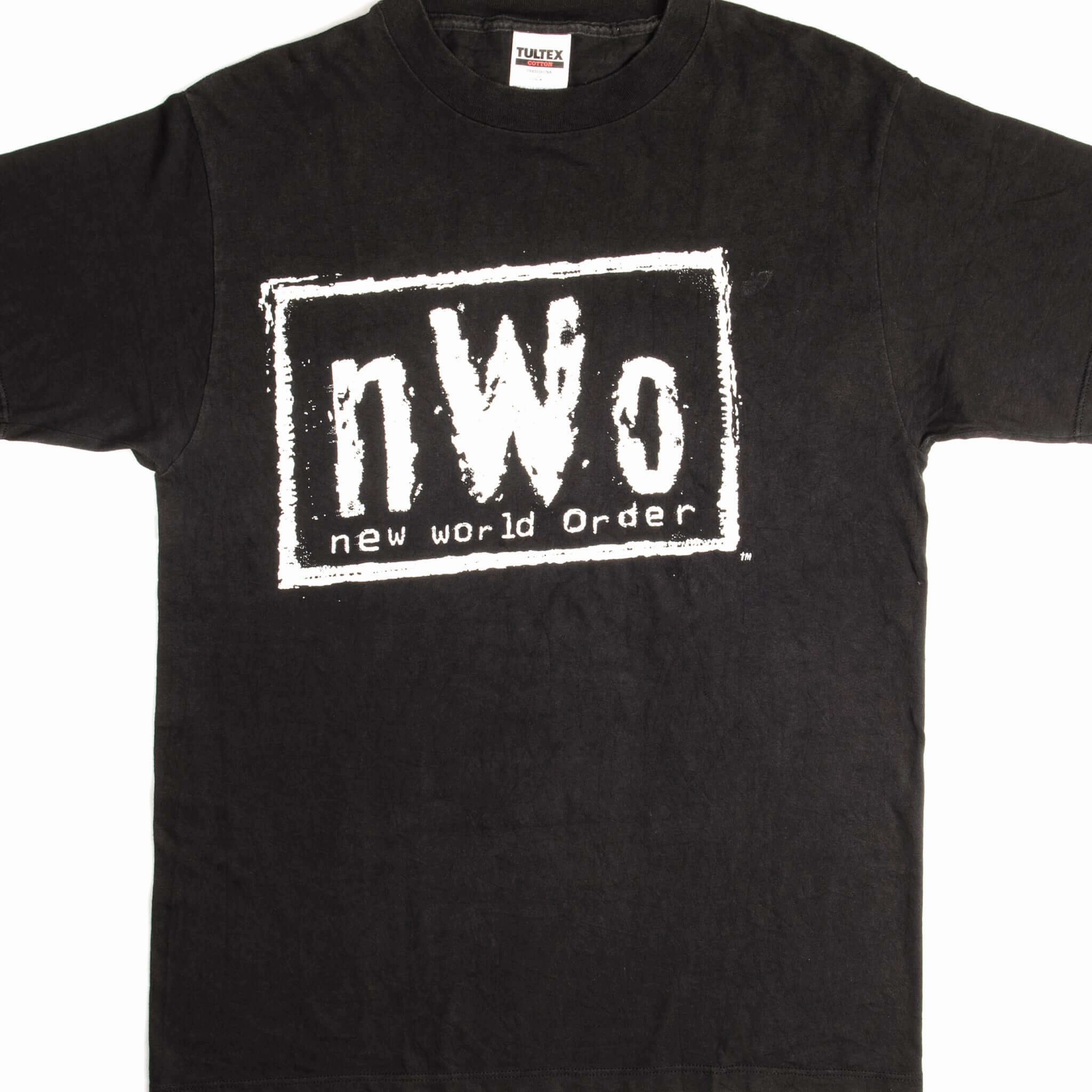 VINTAGE WRESTLING NWO TEE SHIRT SIZE LARGE MADE IN USA 1990s Round neck simplicity EasyCareFinish