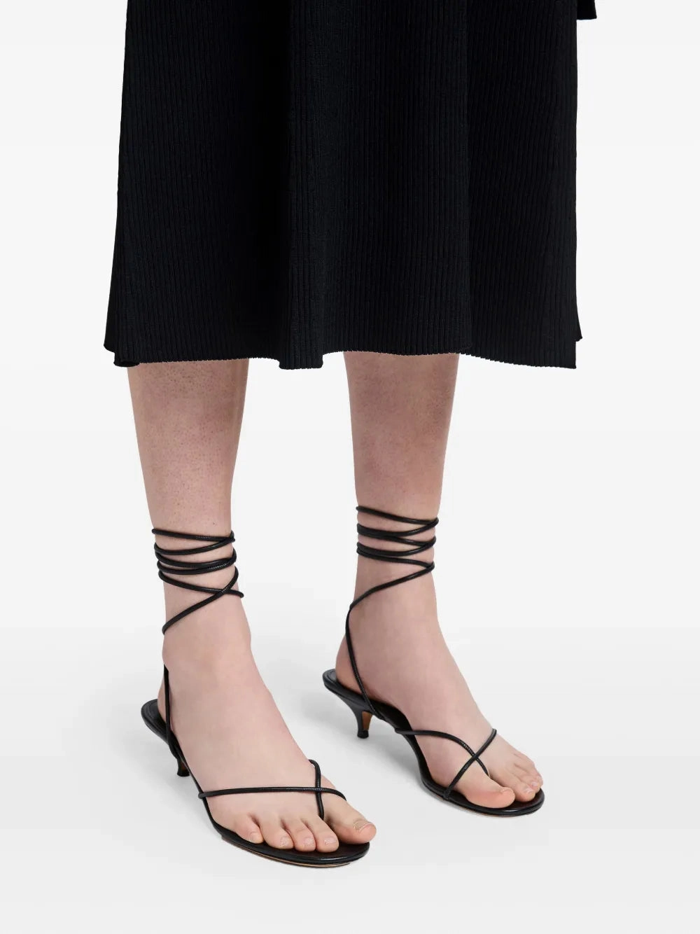 Slash Tie Sandals in Black Chic Look