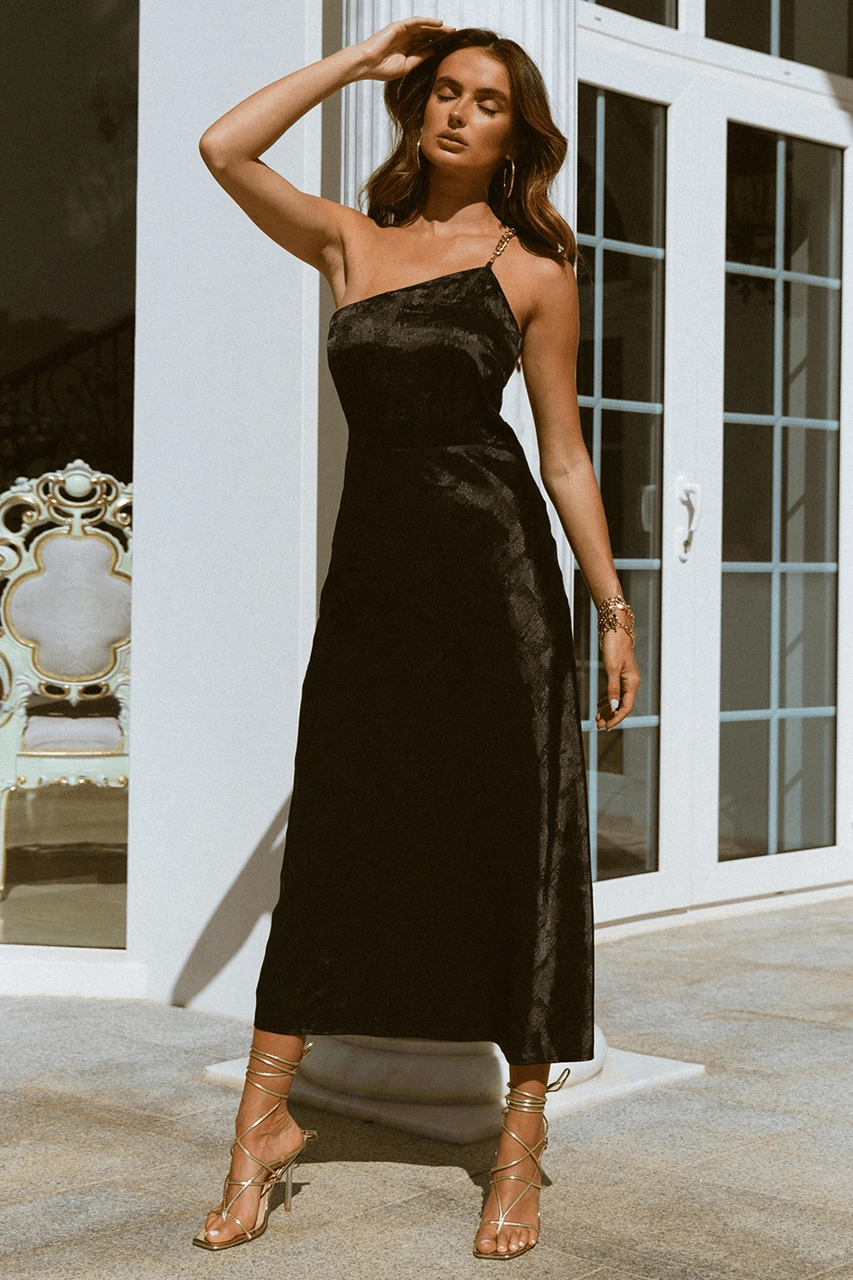 Larcy Slip Dress - Black Theater-Night Flattering Design