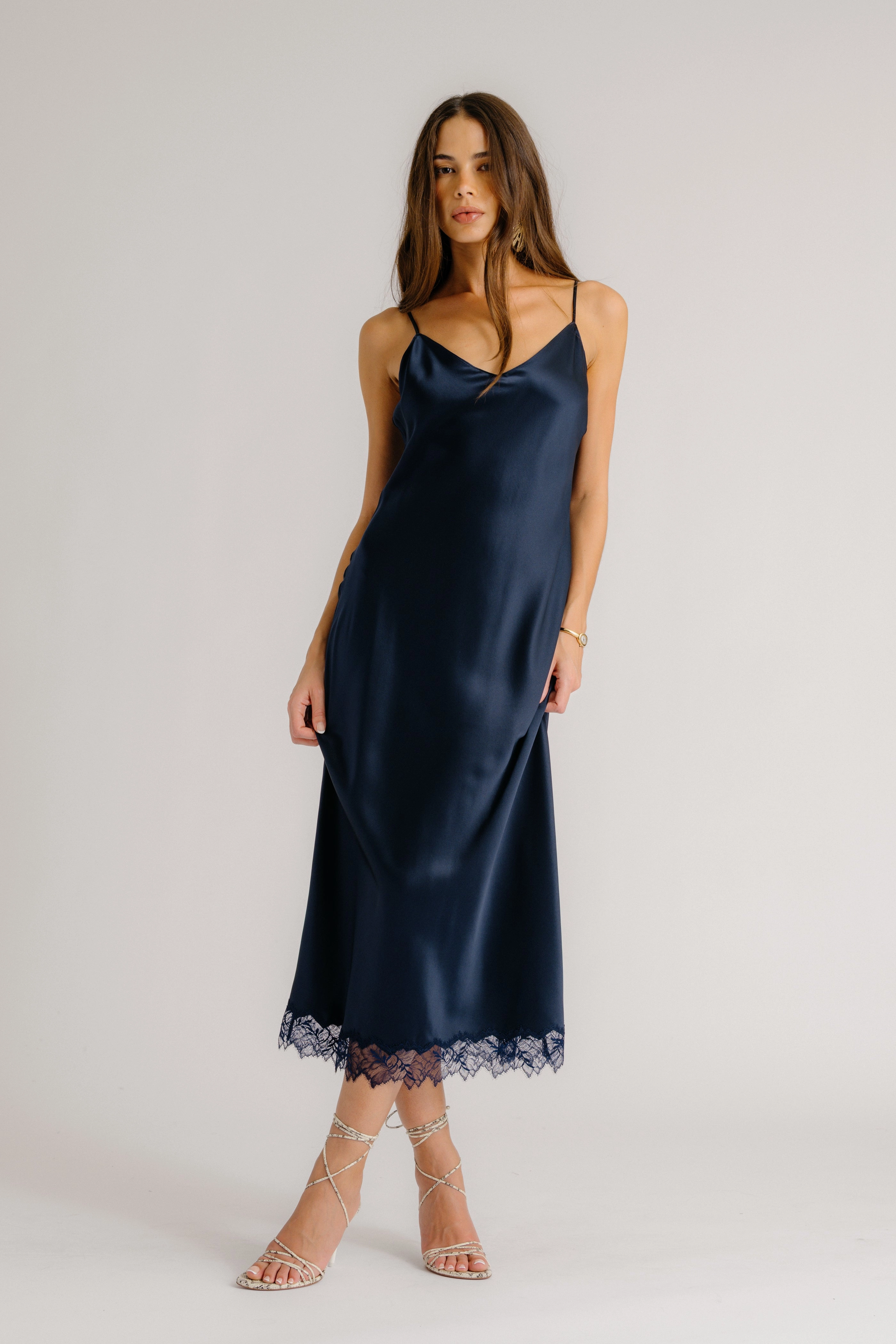 TAYLOR V-NECK BIAS CUT SILK DRESS W/ LACE | MIDNIGHT NAVY Calm Shine Travel-Pack