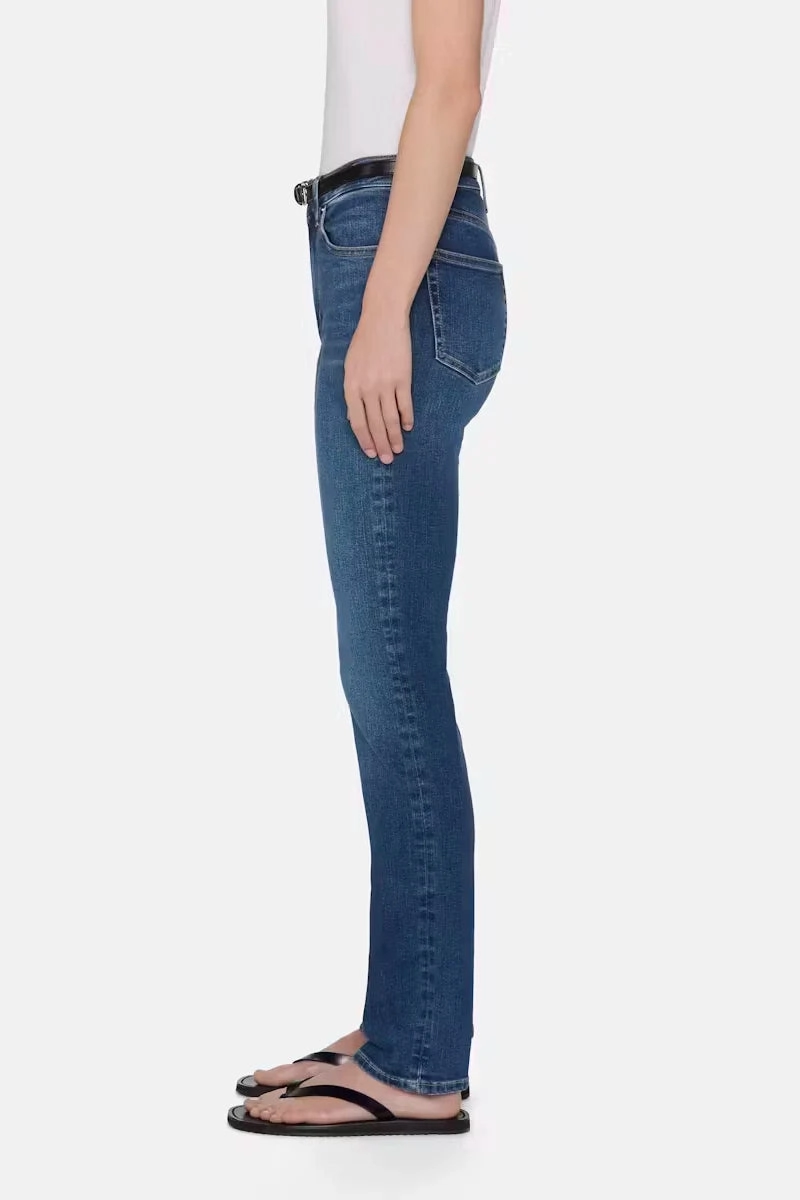 Relaxed Style Smart Casual Minimalist Style The Pencil