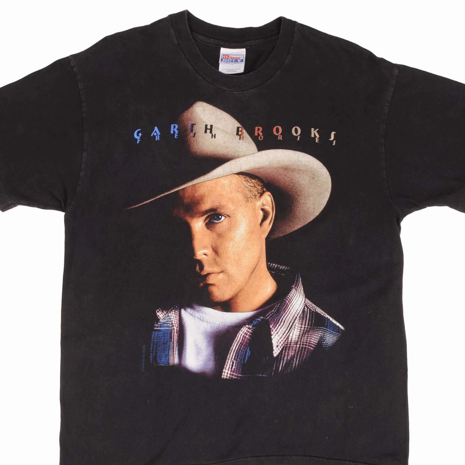 Elegant and Relaxed Stretchable Collar Band VINTAGE GARTH BROOKS 1996 TEE SHIRT SIZE LARGE MADE IN USA