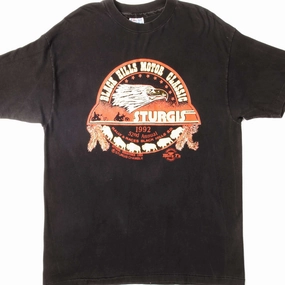 MinimalistDesign VINTAGE BLACK HILLS MOTOR CLASSIC STURGIS TEE SHIRT 1992 SIZE LARGE MADE IN USA