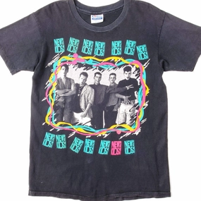 VINTAGE NEW KIDS ON THE BLOCK TOUR TEE SHIRT 1989 SIZE SMALL MADE IN USA Casual Layer Look FadeResistant